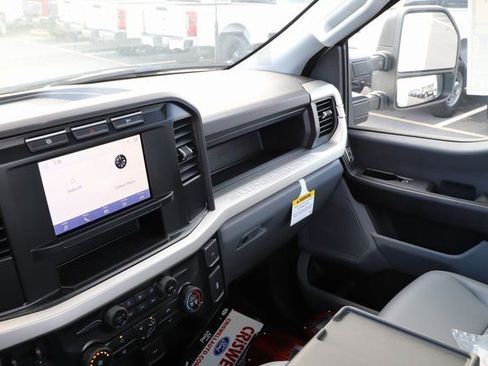Used 2024 Ford F550 4x4 Regular Cab Super Duty image 26