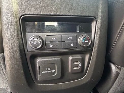 Used 2023 Buick Enclave Avenir image 10