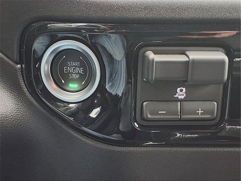 New 2025 GMC Sierra 2500 SLT w/ SLT Convenience Package image 10