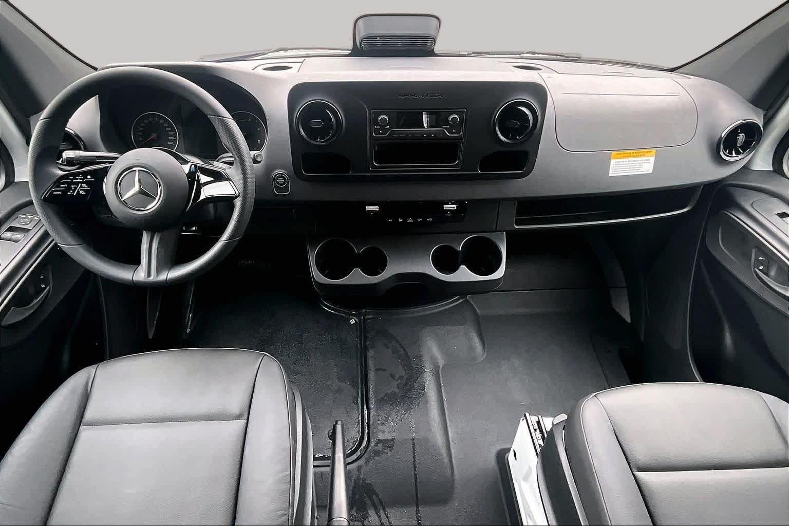 Used 2026 Mercedes-Benz Sprinter 2500 image 5