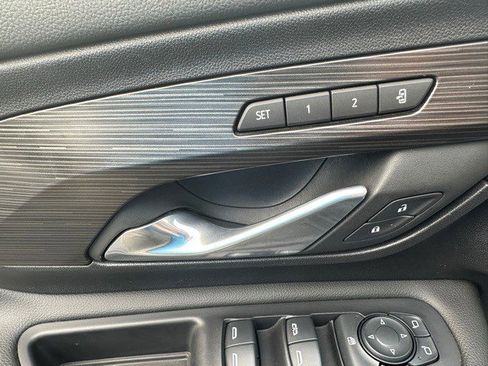 Certified 2024 GMC Terrain SLT image 19