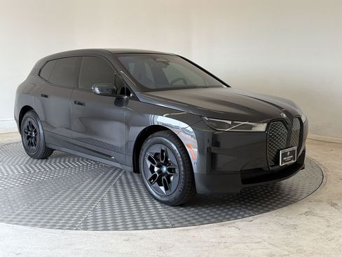 Used 2024 BMW iX xDrive50 w/ Convenience Package AWD/4WD image 7