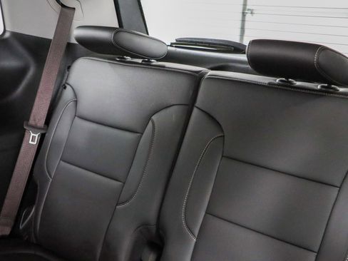 Used 2023 GMC Acadia SLT w/ Elevation Edition AWD/4WD image 26