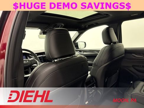 New 2025 Jeep Grand Cherokee Altitude AWD/4WD image 18