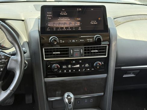 Used 2024 INFINITI QX80 Luxe RWD image 17