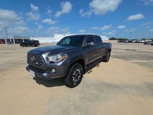 Used 2020 Toyota Tacoma TRD Off-Road w/ Advanced Technology Package AWD/4WD image 1