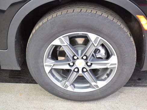 Used 2025 Chevrolet Blazer LT image 38