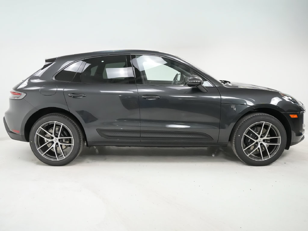 Certified 2026 Porsche Macan AWD/4WD image 9