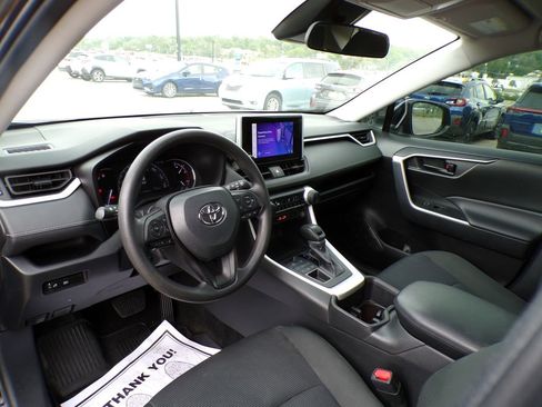 Used 2024 Toyota RAV4 LE AWD/4WD image 10
