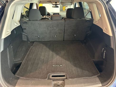 Used 2025 Nissan Rogue SV FWD image 32