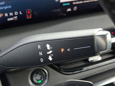 Used 2025 Buick Enclave Sport Touring image 14