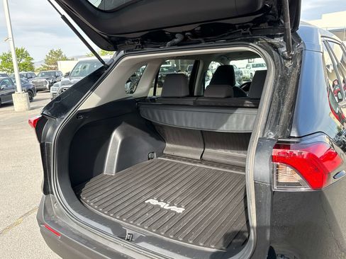 Used 2024 Toyota RAV4 LE AWD/4WD image 15