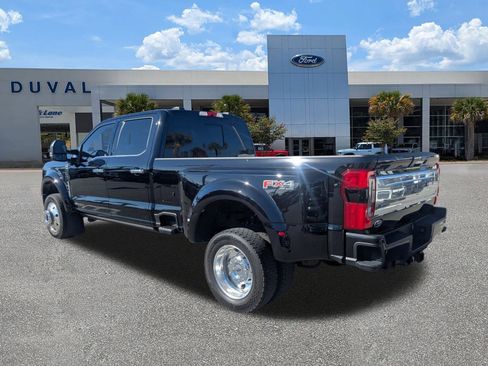 Used 2024 Ford F450 Platinum w/ FX4 Off-Road Package image 6