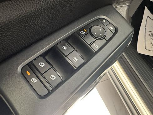 Used 2024 Nissan Pathfinder Rock Creek AWD/4WD image 9