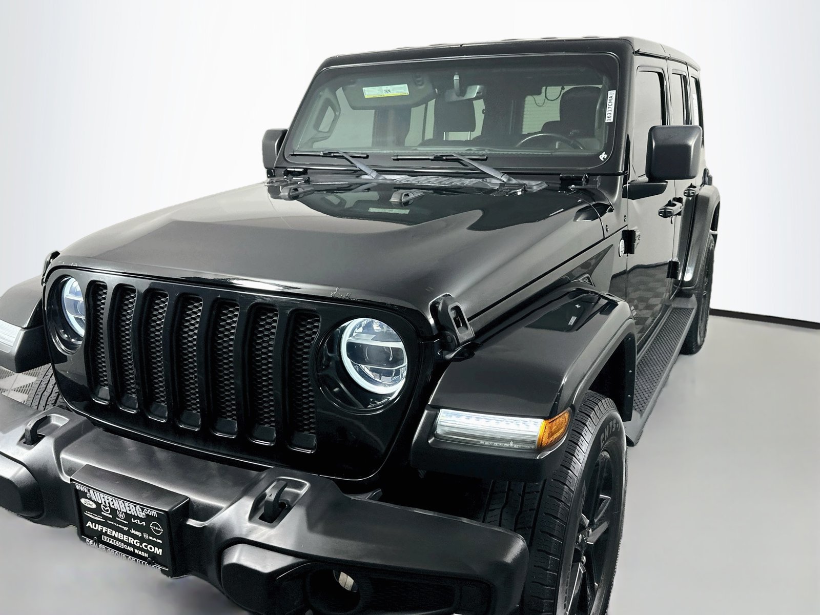 Used 2020 Jeep Wrangler Unlimited Sahara AWD/4WD image 3