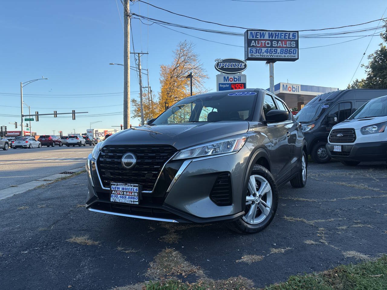 Used 2022 Nissan Kicks S FWD image 1