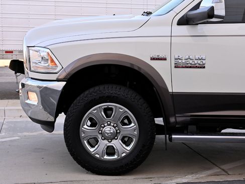 Used 2018 RAM 2500 Laramie w/ Convenience Group image 33