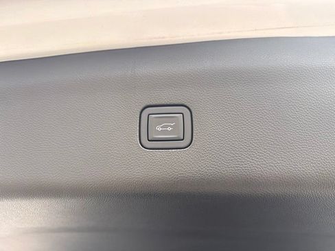 Used 2024 Buick Enclave Premium FWD image 10