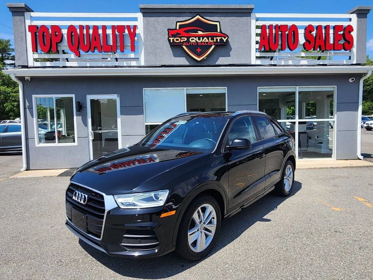 Used 2017 Audi Q3 2.0T Premium w/ Convenience Package AWD/4WD image 1
