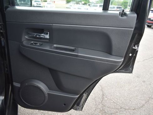 Used 2011 Jeep Liberty Sport AWD/4WD image 34