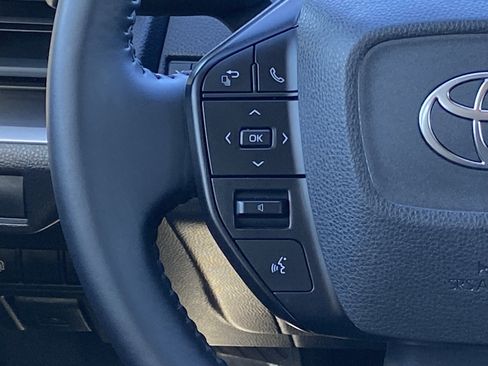 Certified 2025 Toyota Prius LE image 17