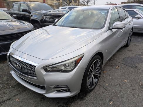 Used 2017 INFINITI Q50 2.0t image 1