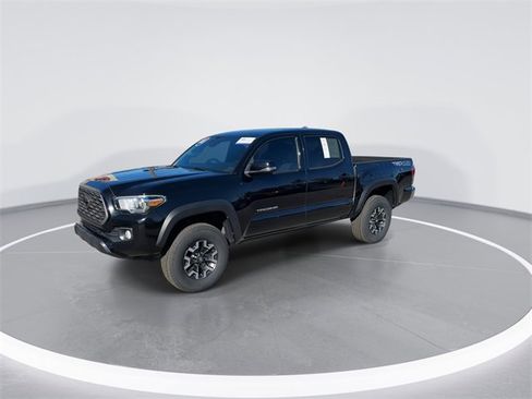 Used 2021 Toyota Tacoma TRD Off-Road image 3