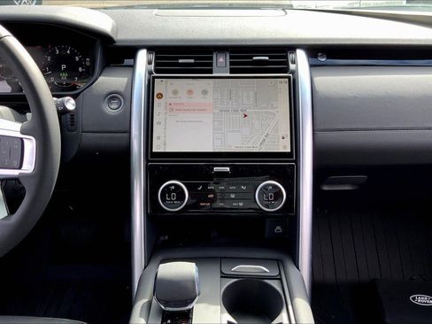 New 2025 Land Rover Discovery S AWD/4WD image 10