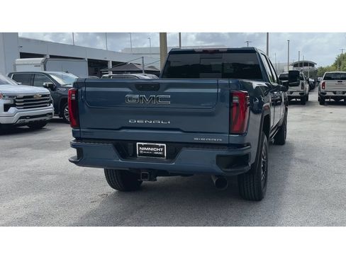 Certified 2024 GMC Sierra 2500 Denali Ultimate AWD/4WD image 8