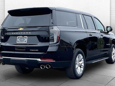Used 2025 Chevrolet Suburban Premier image 13
