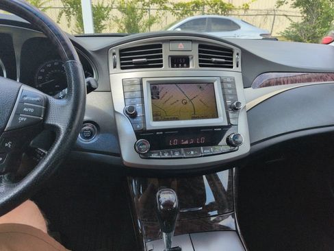 Used 2011 Toyota Avalon Limited FWD image 18