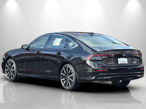 Used 2025 Honda Accord Touring image 6