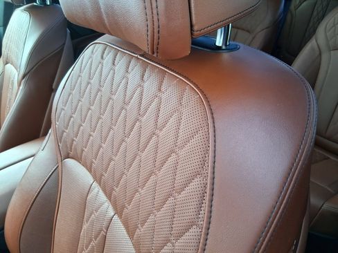 Used 2025 BMW X7 M60i AWD/4WD image 23