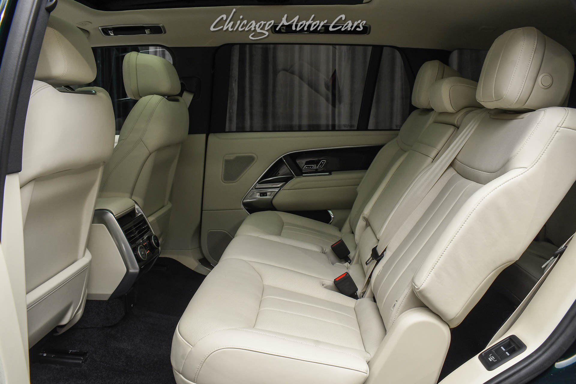Used 2025 Land Rover Range Rover Long Wheelbase SE AWD/4WD image 31