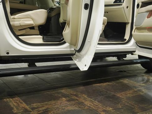 Used 2019 Lincoln Navigator L Reserve AWD/4WD image 18