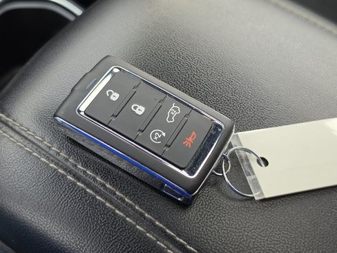 Used 2023 Jeep Grand Cherokee Altitude AWD/4WD image 35