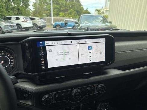 Used 2024 Jeep Gladiator Sport AWD/4WD image 21