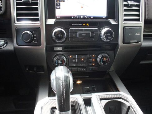 Used 2015 Ford F150 Platinum w/ Equipment Group 701A Luxury AWD/4WD image 46