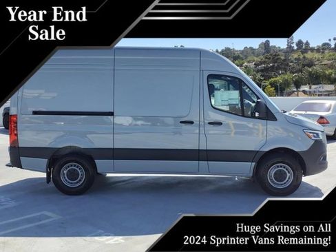 New 2024 Mercedes-Benz Sprinter 144 Cargo image 4