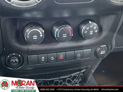 Used 2017 Jeep Wrangler Unlimited Sahara w/ Connectivity Group image 18