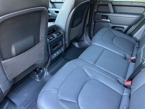 New 2026 Land Rover Defender 110 X-Dynamic SE image 16