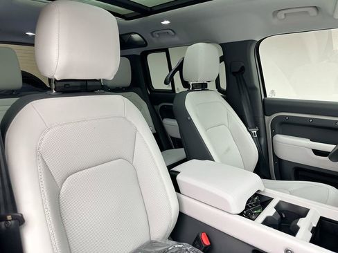 New 2026 Land Rover Defender 110 X-Dynamic SE AWD/4WD image 14