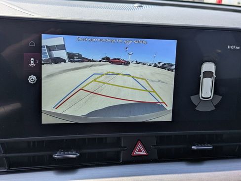 Used 2025 Kia Sportage EX FWD image 21