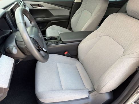 Used 2025 Toyota Camry LE w/ Convenience Package FWD image 5