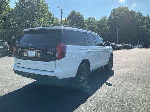 Used 2025 Ford Expedition Platinum w/ Stealth Performance Package AWD/4WD image 5