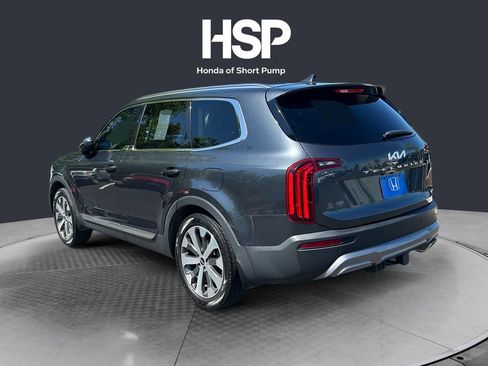 Used 2022 Kia Telluride EX w/ EX Premium Package FWD image 3