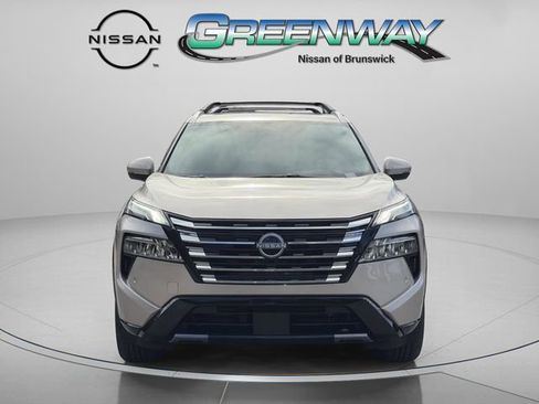 Used 2025 Nissan Rogue Platinum w/ Platinum Premium Package image 3