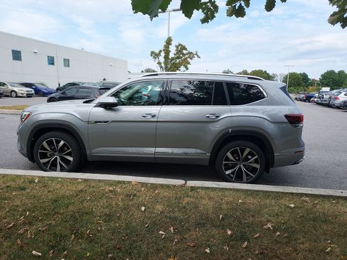 New 2026 Volkswagen Atlas SEL Premium R-Line image 8