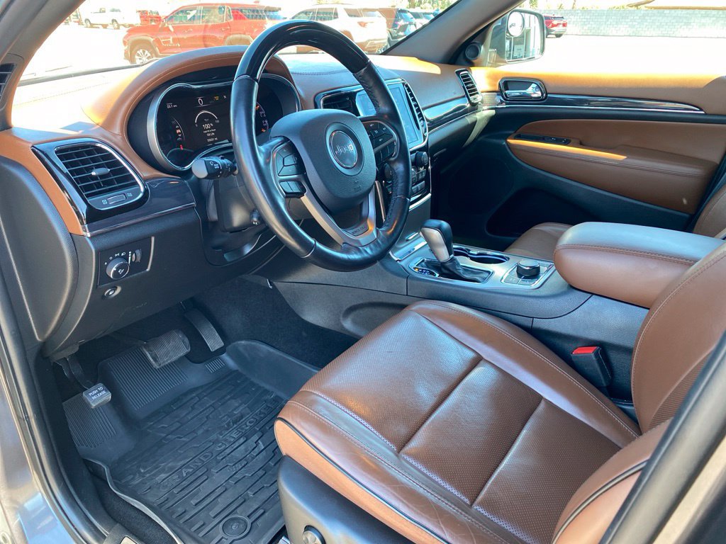 Used 2021 Jeep Grand Cherokee Overland AWD/4WD image 32