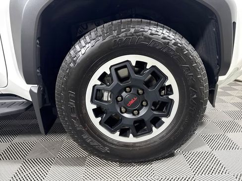 Used 2025 Toyota 4Runner TRD Off-Road Premium w/ Tow Technology Package AWD/4WD image 11
